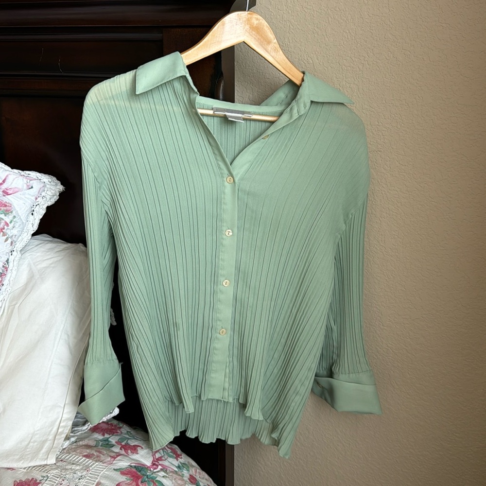 Pleated pastel green top